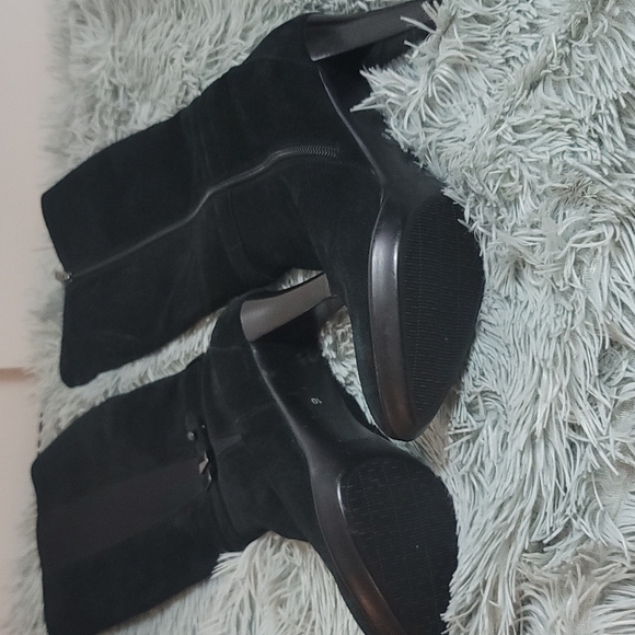 Boots - Picture 3 of 3